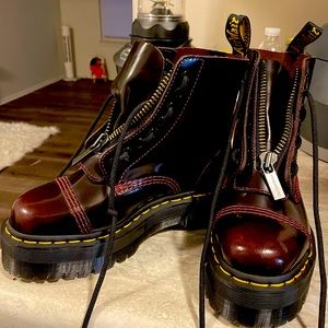 Women Dr Marten Boots size 6